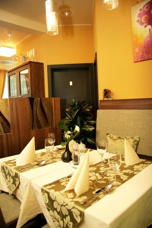 Fine Restaurant & Apartments Малацки Екстер'єр фото